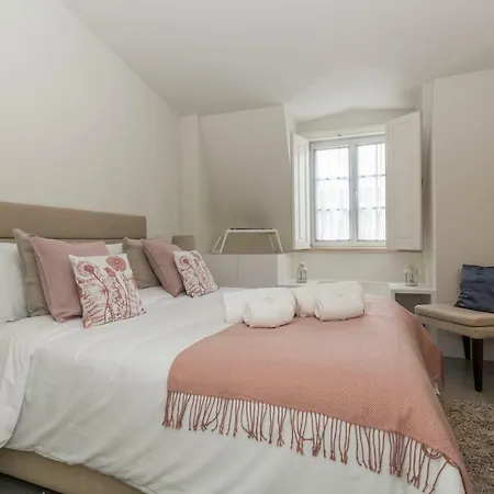 Heart Of Chiado - Apt With A/c & Parking