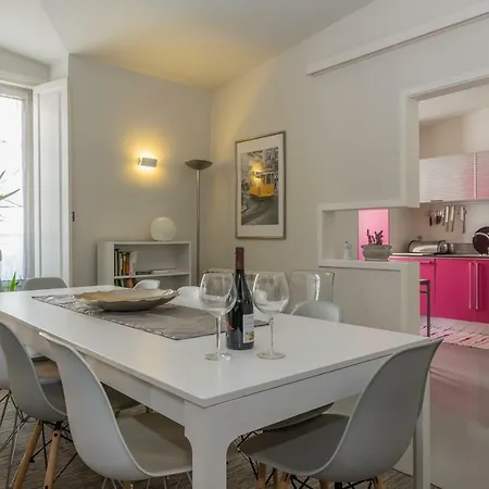 Heart Of Chiado - Apt With A/c & Parking 아파트 리스본