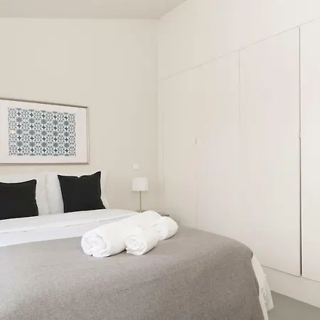 Heart Of Chiado - Apt With A/c & Parking Διαμέρισμα Lisboa