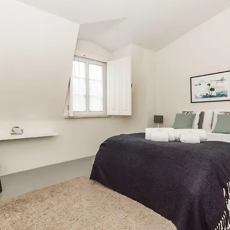Heart Of Chiado - Apt With A/c & Parking Lisboa