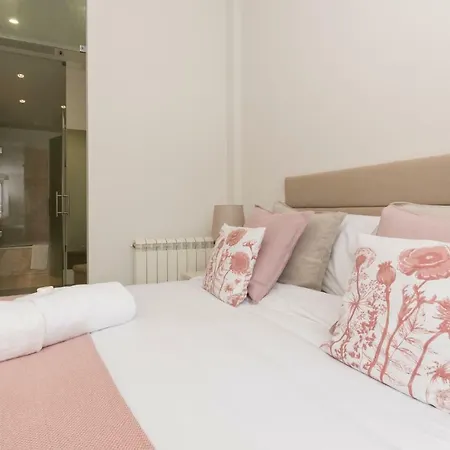 Heart Of Chiado - Apt With A/c & Parking Lisbon